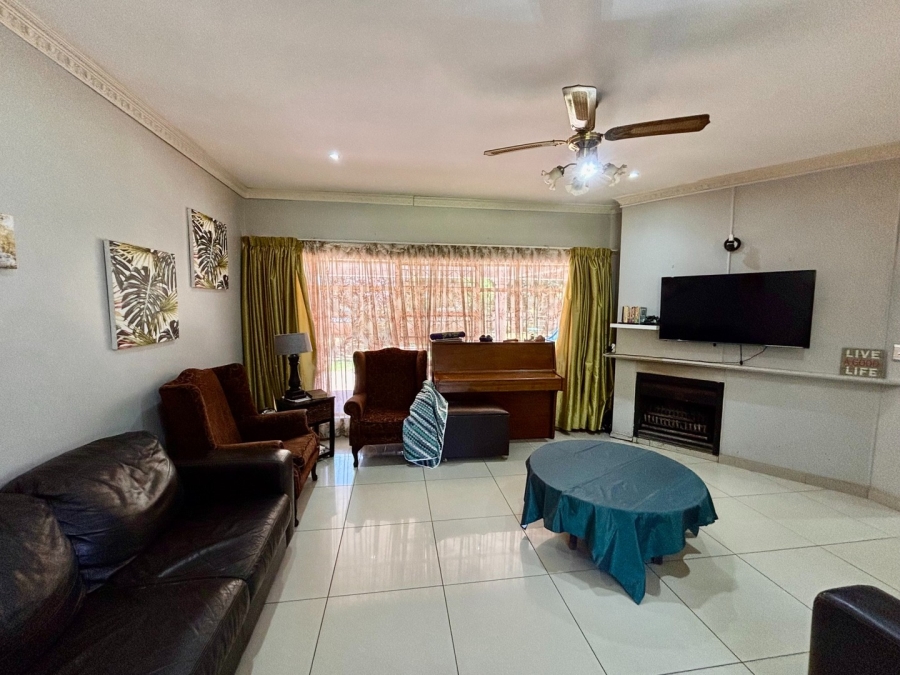 4 Bedroom Property for Sale in Flamwood North West